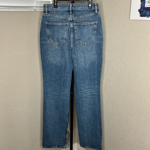 597 - We The Free NWT Free People Distressed Blue Jeans, Size 29 - Picture 6 of 10